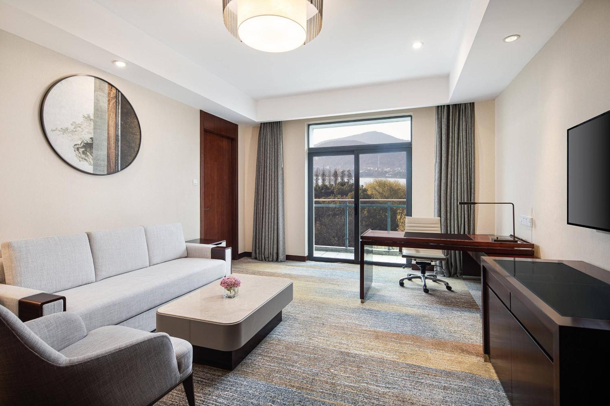 คอร์ตยาร์ด บาย แมริออท อู๋ซี ลีหู เลค Hotel ภายนอก รูปภาพ